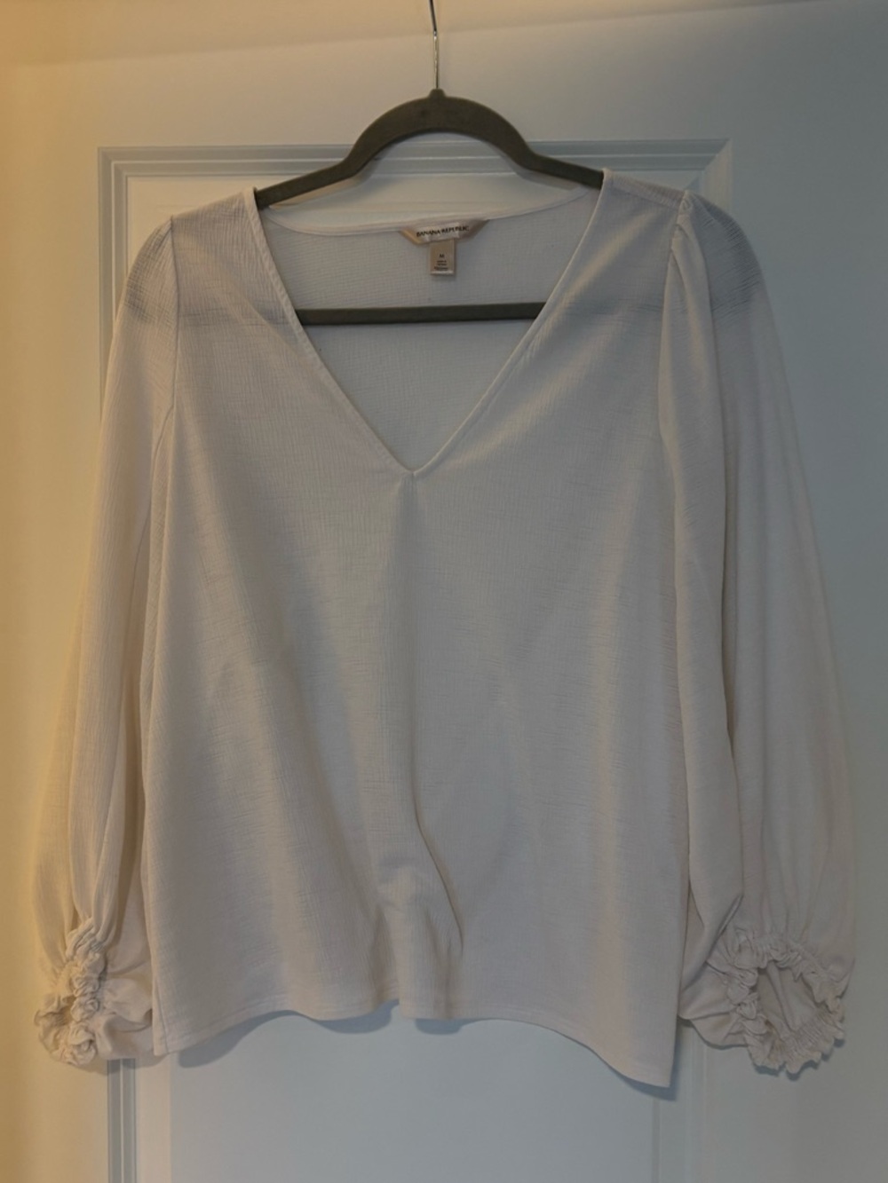 Banana Republic White Long Sleeve Blouse Size Medium